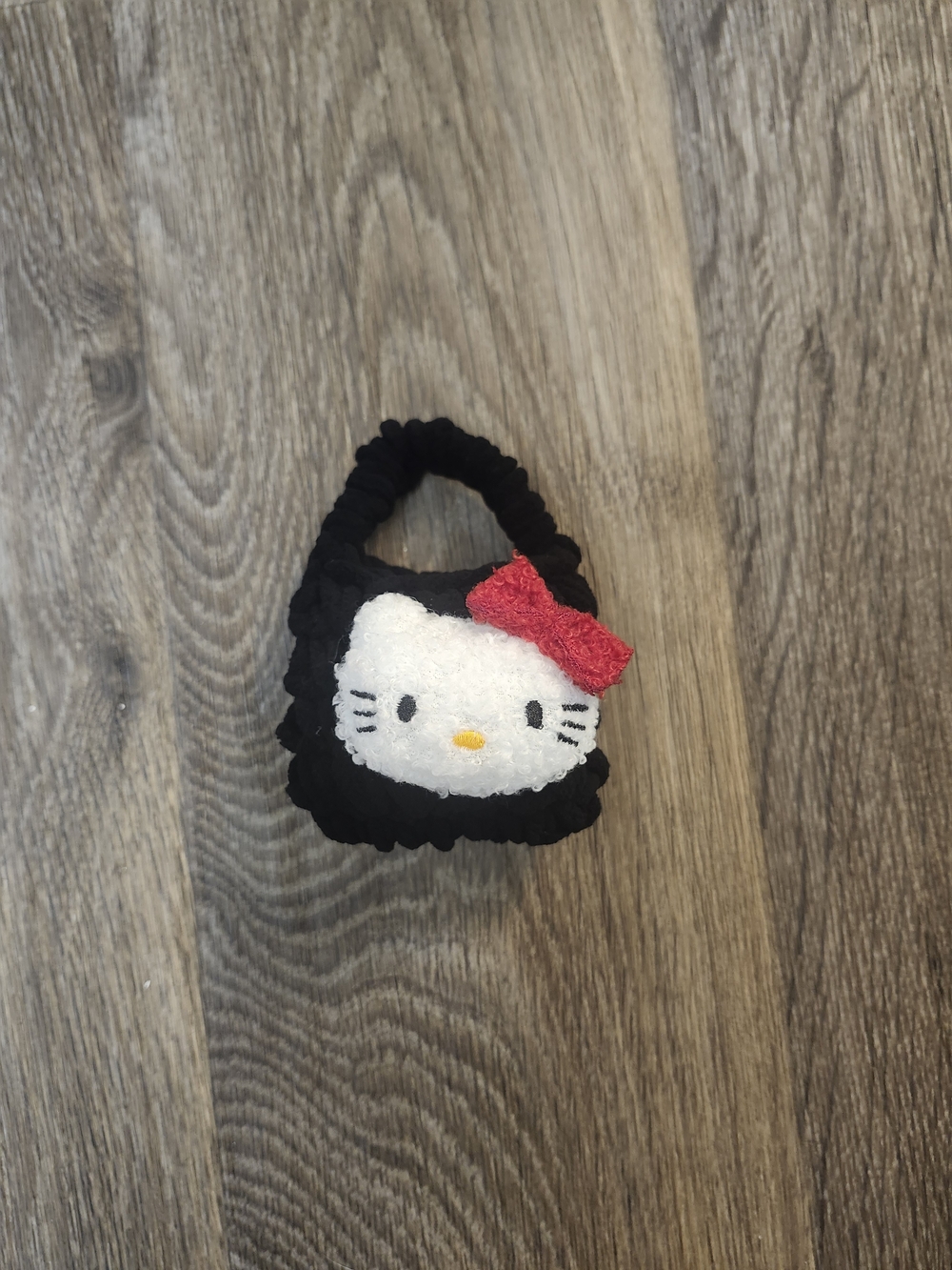Hello Kitty Plush Mini Purse - Black, White & Red - Picture 2 of 4